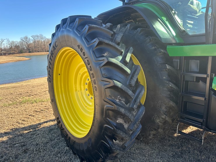 2021-john-deere-370-image-10