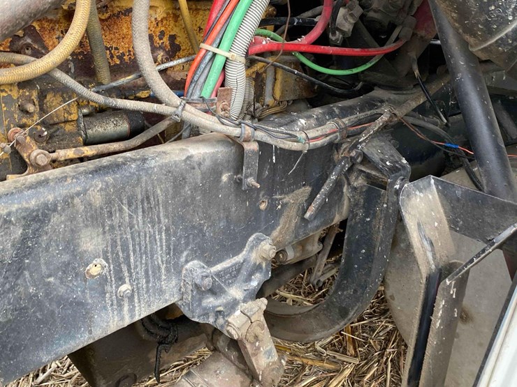 1987-freightliner-day-cab-semi-tractor-image-31