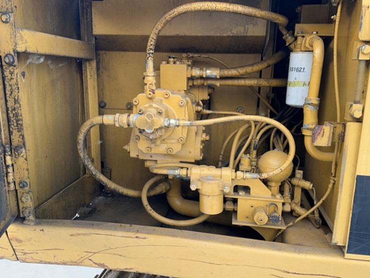 caterpillar-e120b-image-26