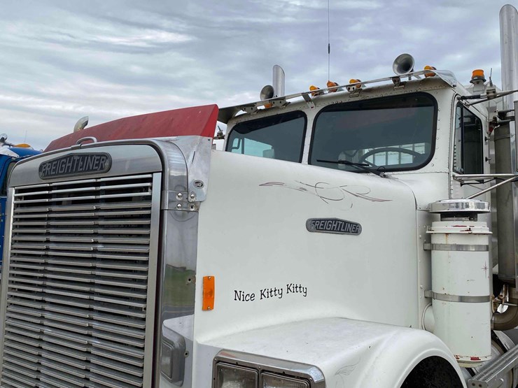 1987-freightliner-day-cab-semi-tractor-image-20