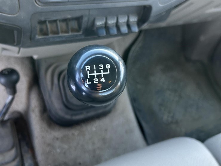 ford-f350-xlt-image-14