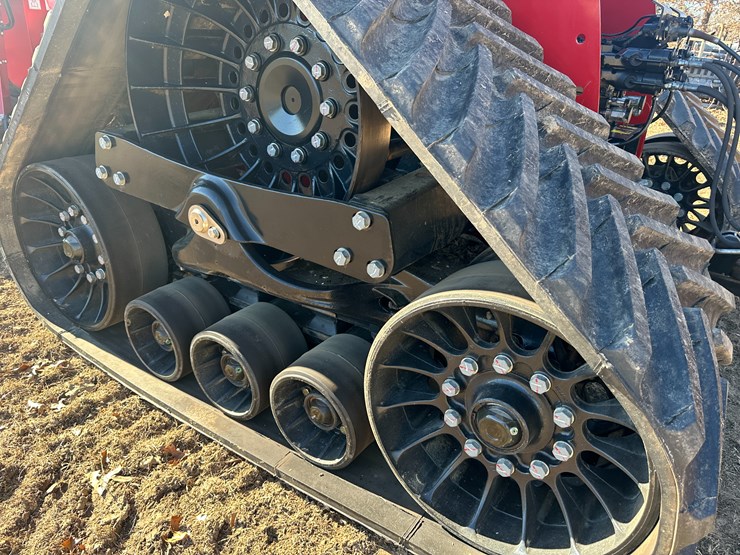 #35562-•-2023-case-470-track-tractor-image-5