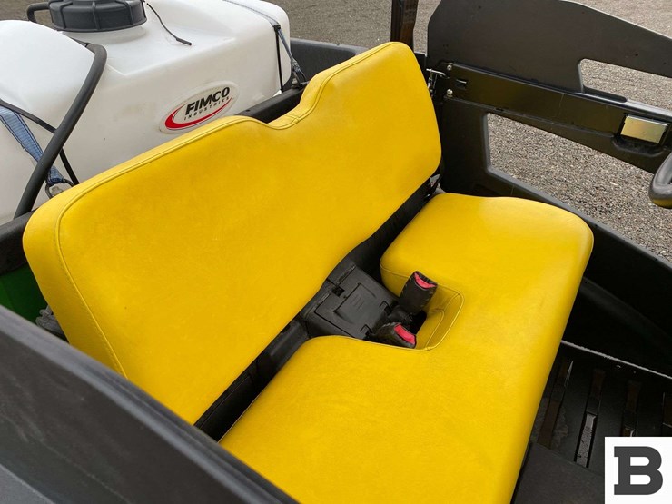 2021-john-deere-gator-image-30