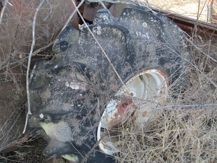 #35362-•-inop-mccormick-101-combine-image-7