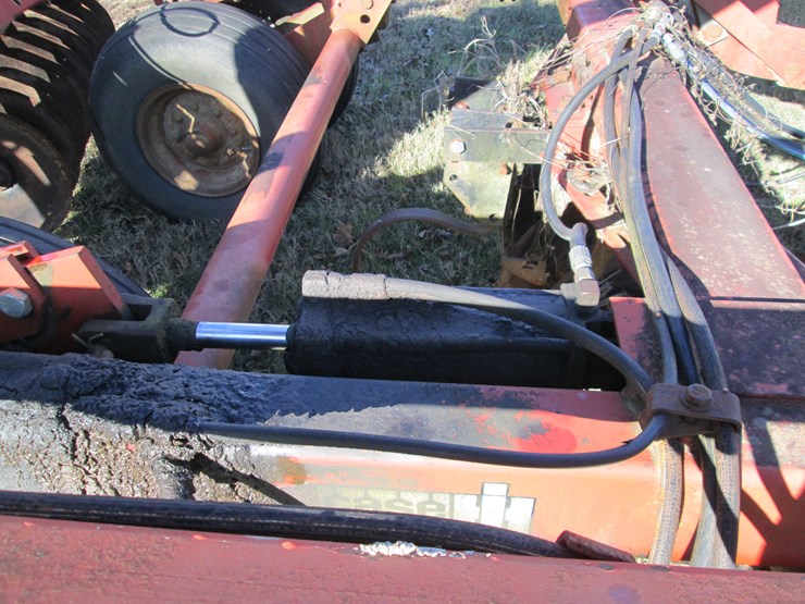 case-ih-3900-image-16