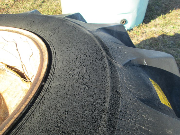 #35337-•-lot-of-(2)-bf-goodrich-23.1-26-tractor-tires-image-5