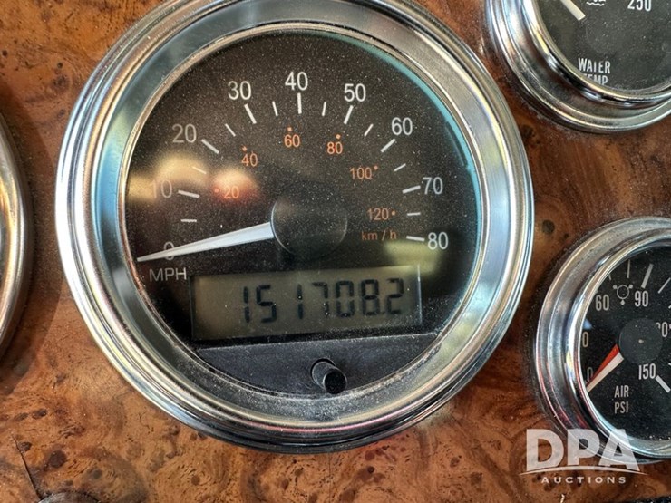 peterbilt-379-image-25