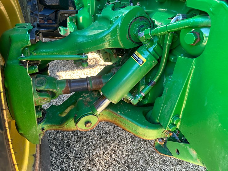 2021-john-deere-370-image-21