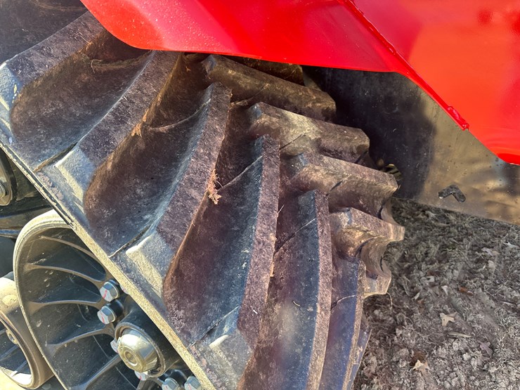 #35562-•-2023-case-470-track-tractor-image-14