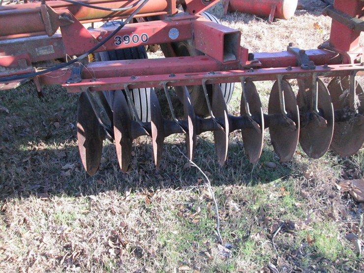 case-ih-3900-image-11