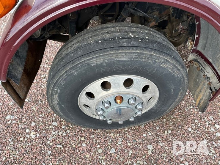 peterbilt-379-image-11