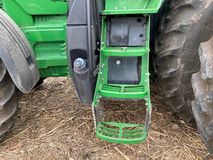 john-deere-8245r-image-34