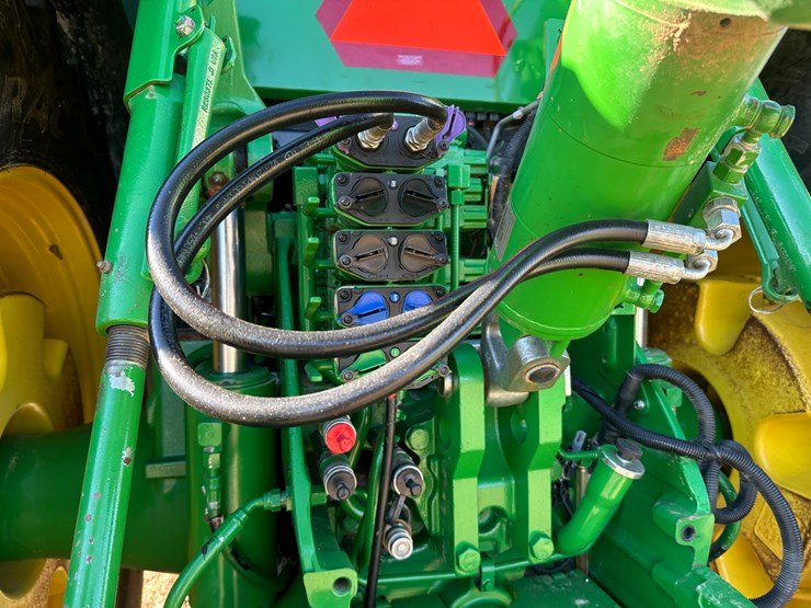 2021-john-deere-370-image-25
