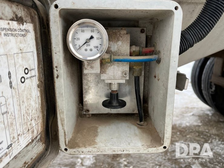 2015-timpte-grain-trailer-image-23