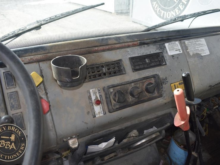 freightliner-fl70-image-27