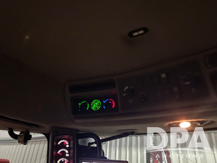 case-ih-810-image-38