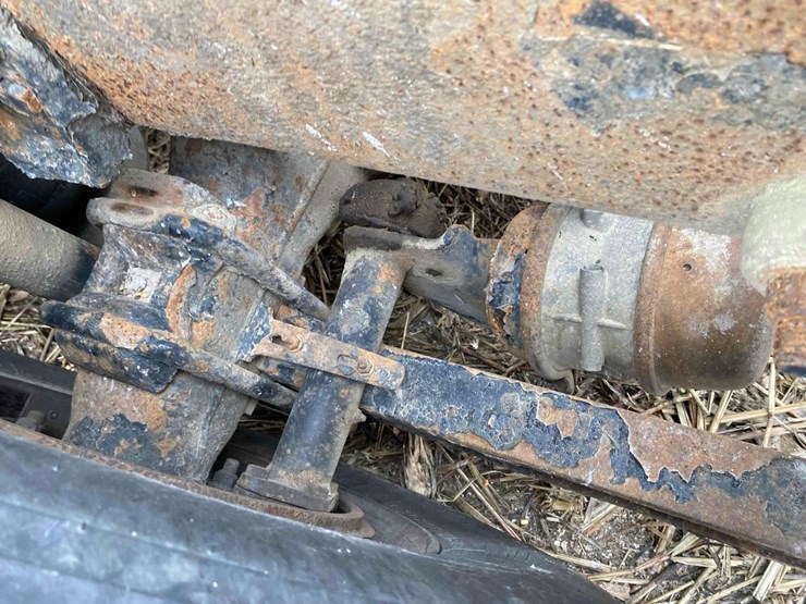 2007-freightliner-day-cab-semi-tractor-image-39