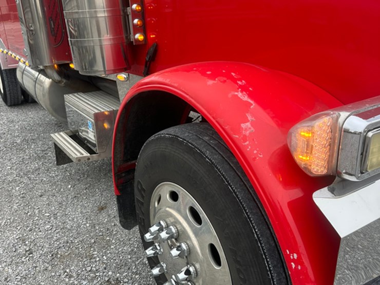 2007-peterbilt-379-image-12