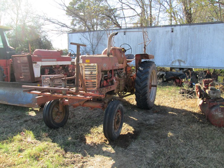 #35307-•-farmall-450-tractor-image-1