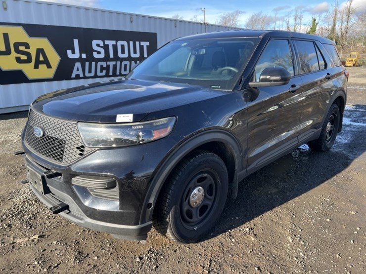 2020-ford-explorer-image-1