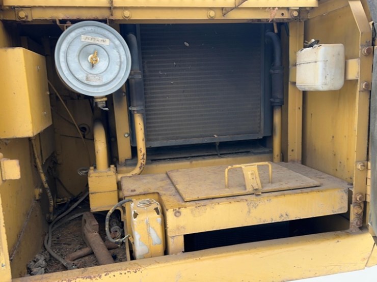 caterpillar-e120b-image-23