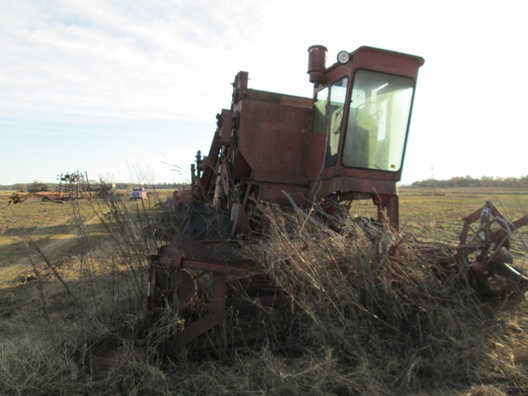 international-303-image-3