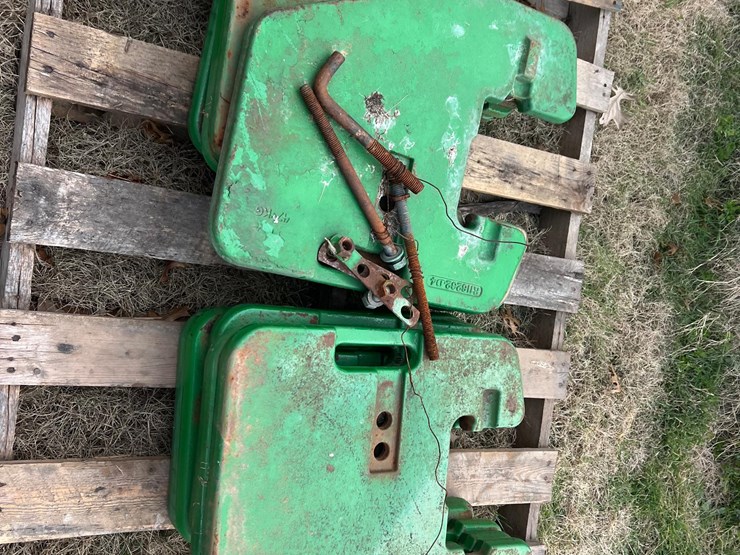 john-deere-suitcase-weights-image-4