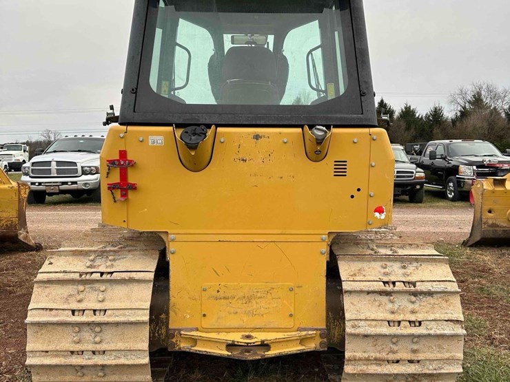 2015-caterpillar-d5k2-lgp-image-10