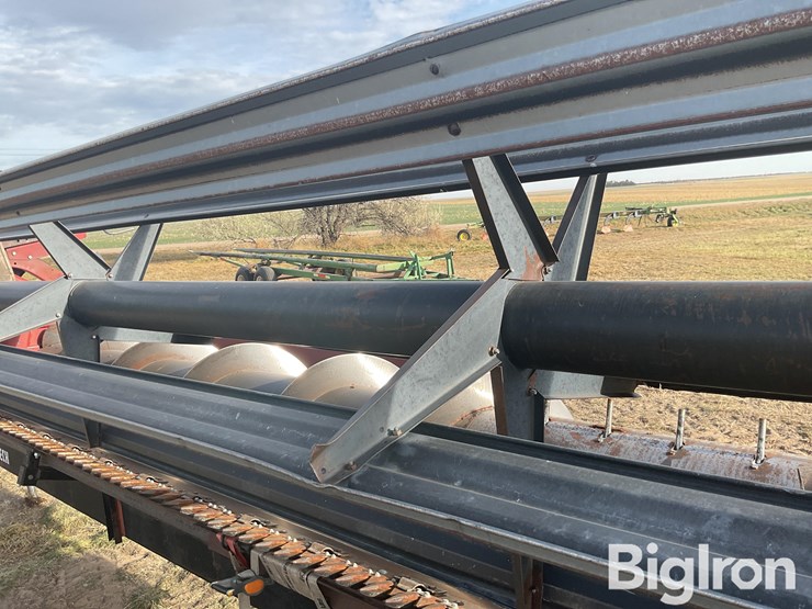 case-ih-platform-header-w/trailer-image-14