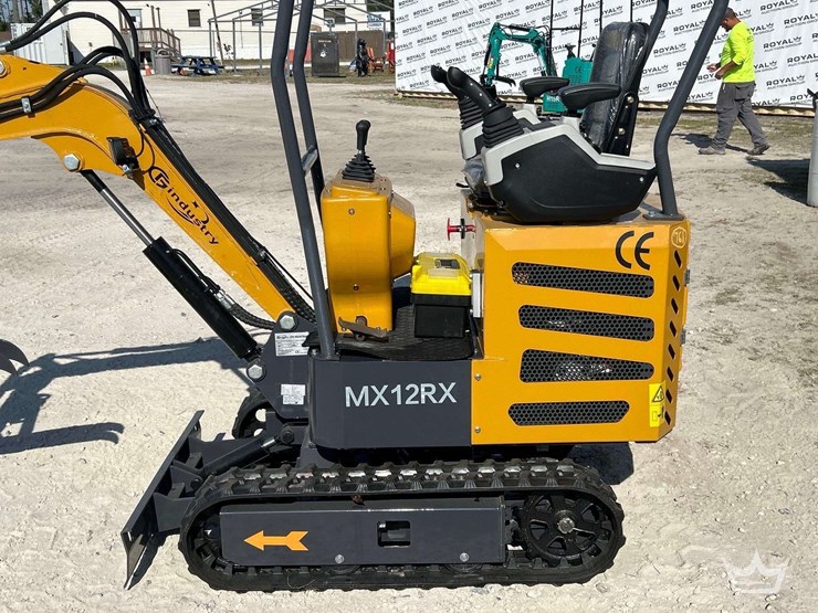 2025-cfg-industrial-mx12rx-mini-excavator-image-15
