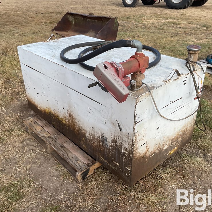 Fuel Transfer Tank W/ 12-Volt Pump