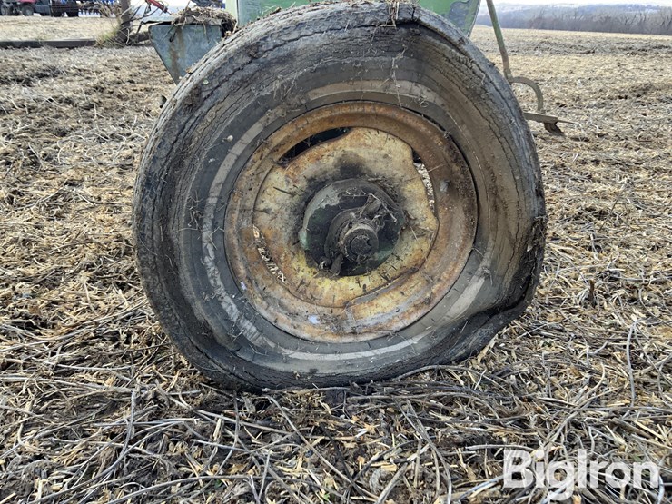 john-deere-12-image-17