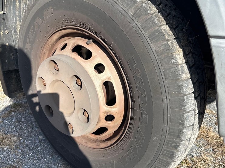 2012-frieghtliner-3500-box-truck-image-4