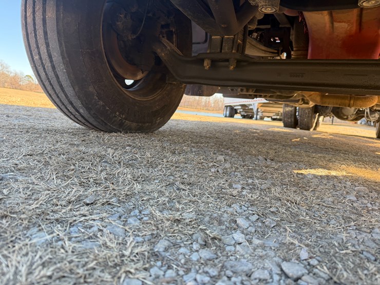 peterbilt-589-image-35