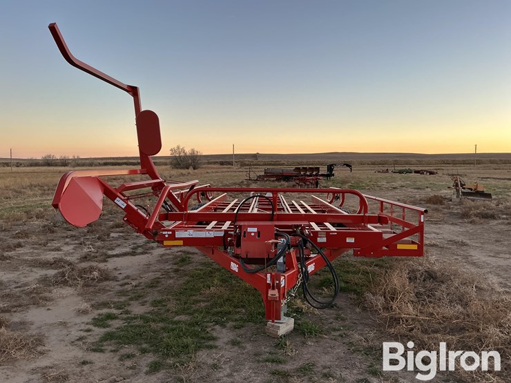 2020-proag-hay-hiker-900-image-2