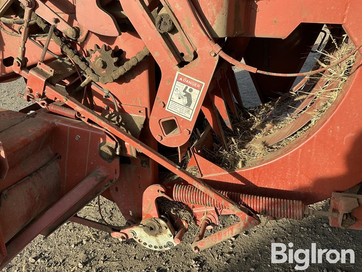 hesston-4760-image-20