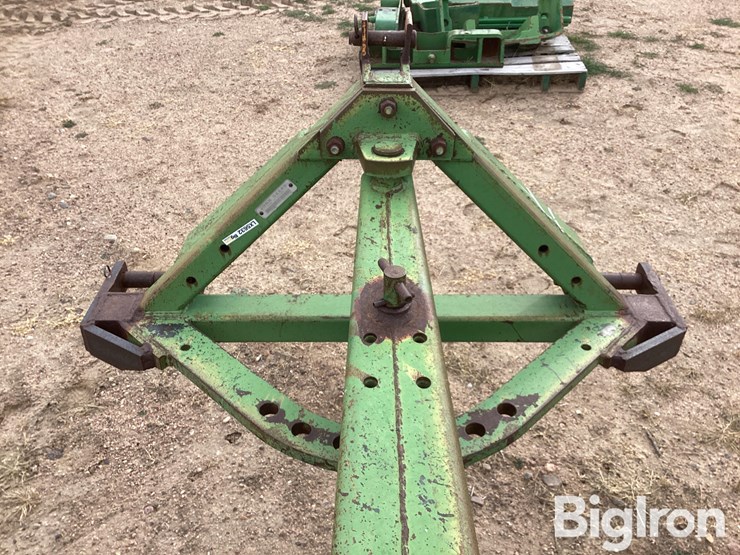 john-deere-8-image-16