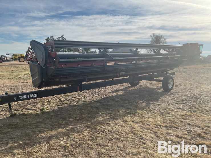 case-ih-platform-header-w/trailer-image-3