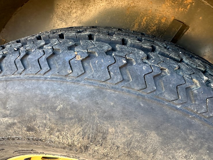 #35579-•-2015-sage-oil-vac-8'-s/a-lube-trailer-vin:-1z9bu317fa092026-image-6