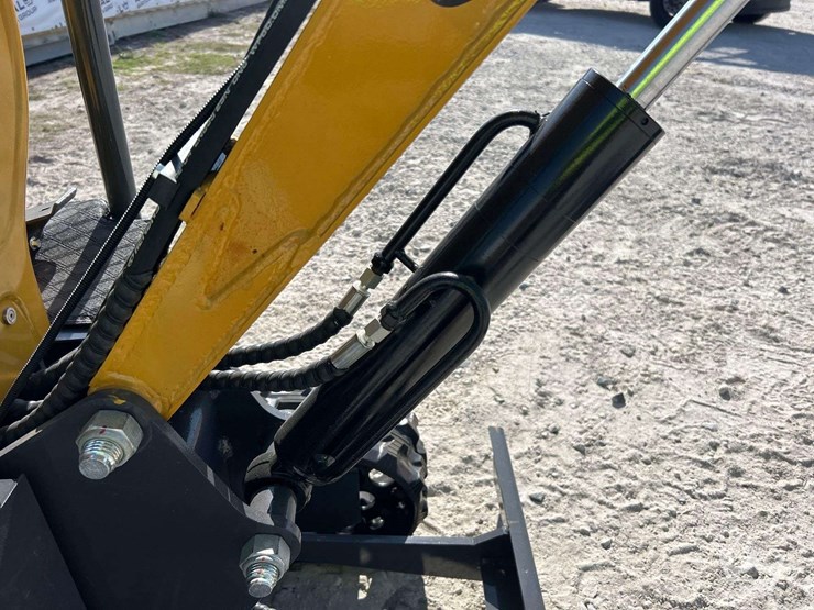 2025-cfg-industrial-mx12rx-mini-excavator-image-10