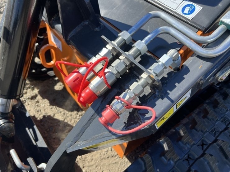 2025-aboss-gh380-mini-compact-track-loader-image-9