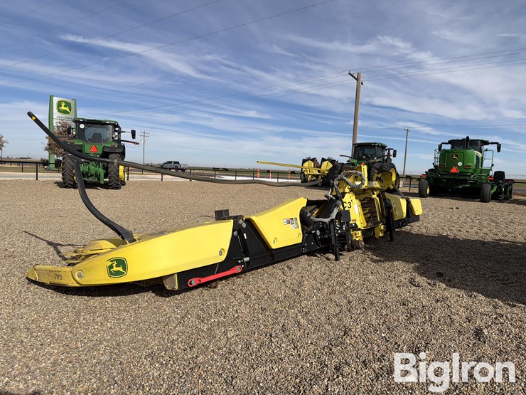 2022-john-deere-772-image-7