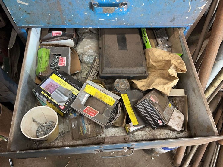 metal-shelving-and-tools-image-19