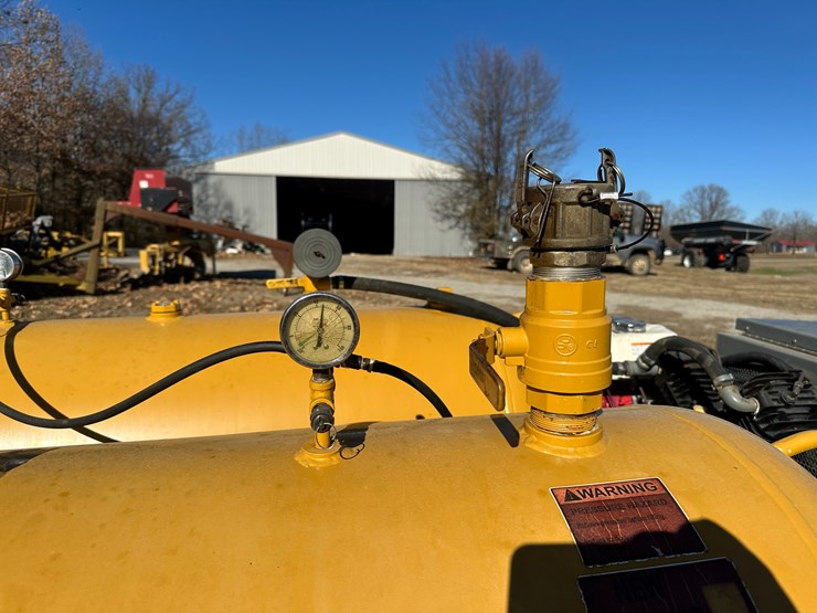 #35579-•-2015-sage-oil-vac-8'-s/a-lube-trailer-vin:-1z9bu317fa092026-image-33