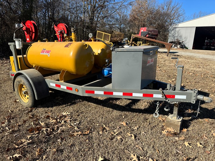 #35579-•-2015-sage-oil-vac-8'-s/a-lube-trailer-vin:-1z9bu317fa092026-image-2