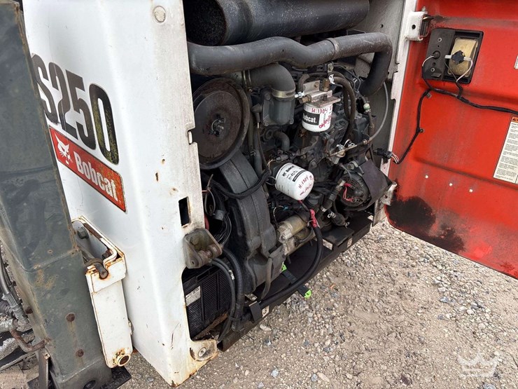 2008-bobcat-s250-image-16