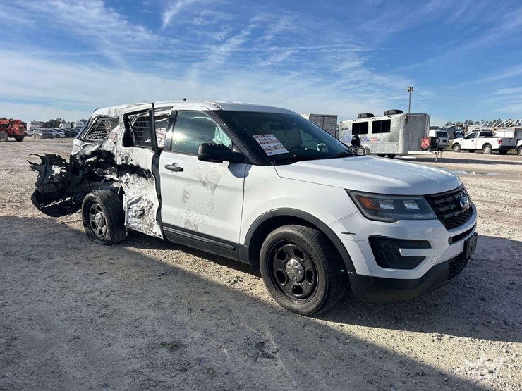 2018-ford-explorer-image-4