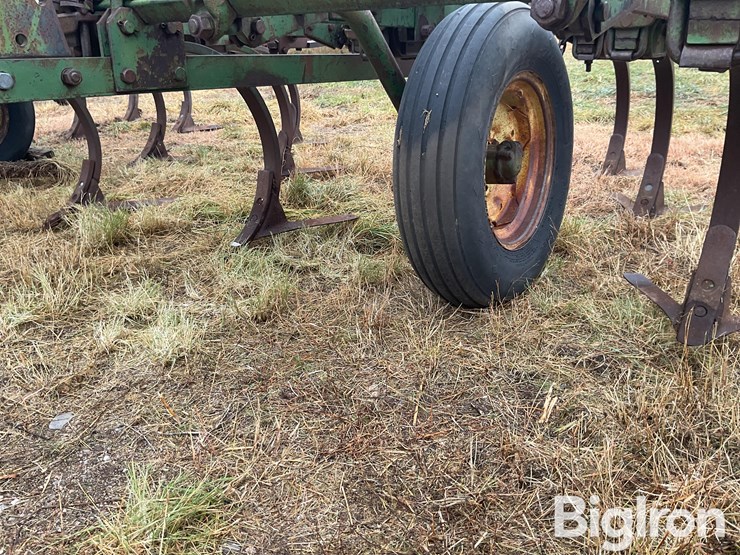john-deere-field-cultivator-image-11