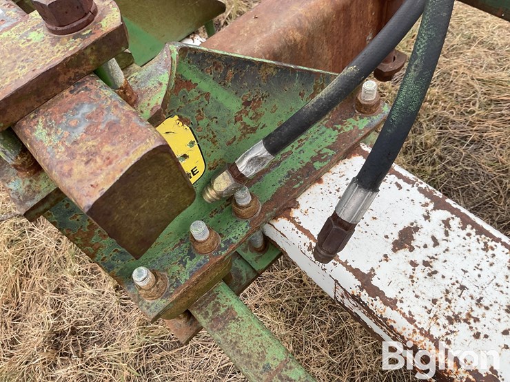 hydraulic-folding-tool-bar-image-10