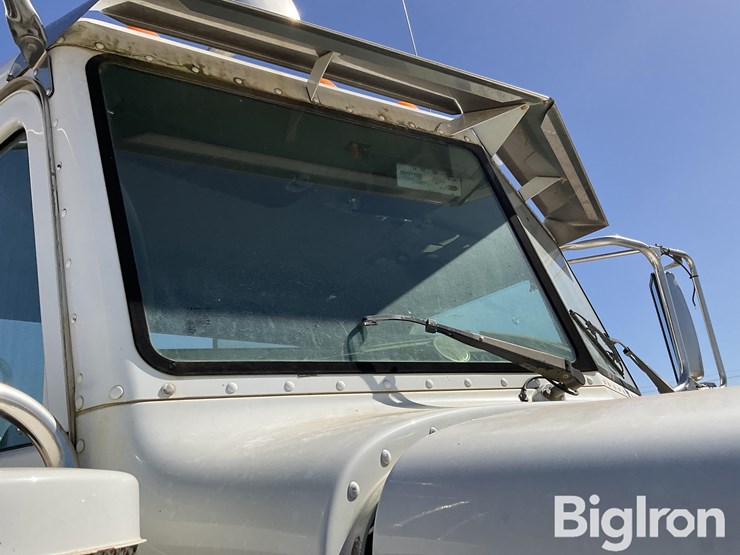 2014-peterbilt-388-image-13